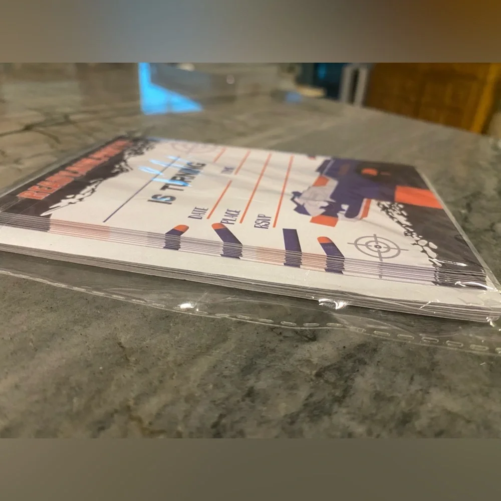 NERF Styled Birthday Party Invitations with Envelopes (11 count)